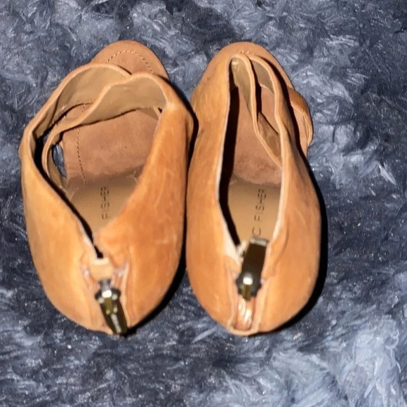 MARC FISHER Tan Leather Strappy sandals heels  Sz 9.5 - Picture 8 of 16